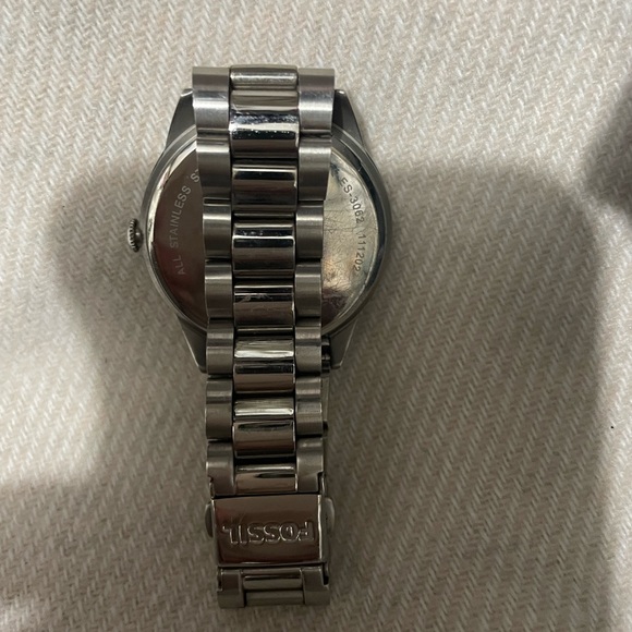 NWOT silver Fossil watch - Picture 2 of 2